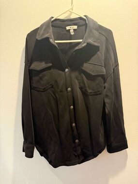 Women's Black Button-Down Shirt Jacket - Casual Workwear